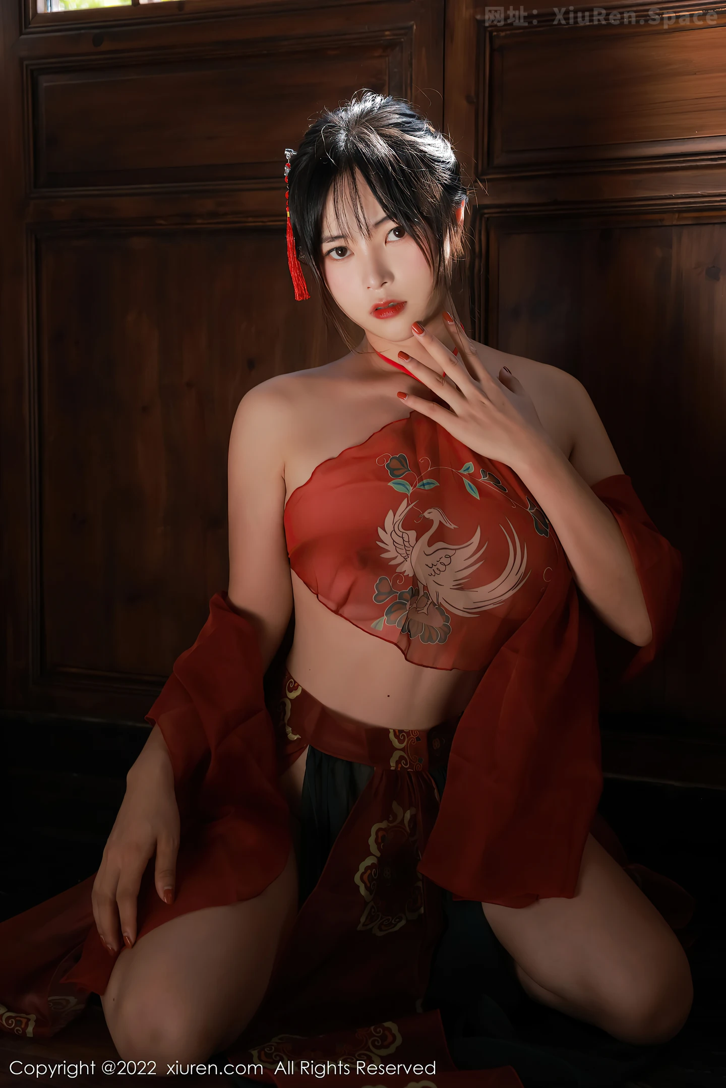 图片[2]-[XiuRen秀人网] VOL.5222 模特奈沐子澳门旅拍室内场景红色轻透古装肚兜配丁字裤诱惑写真47P-秀人网官方网站